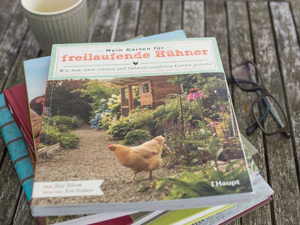 Buch über Gärten für freilaufende Hühner