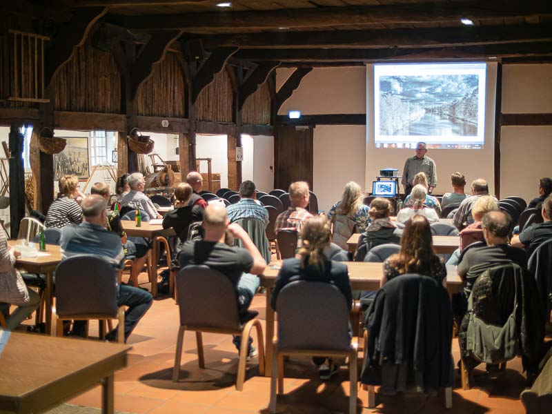 Kurs „Artgerechte Hühnerhaltung“ im Kreismuseum mit Heinrich Schierholz